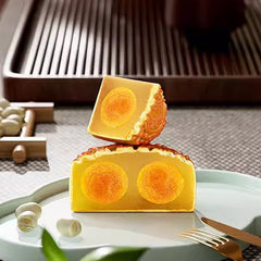 Wing Wah Low-Sugar Double Yolk White Lotus Paste Mooncake Gift Box 600g