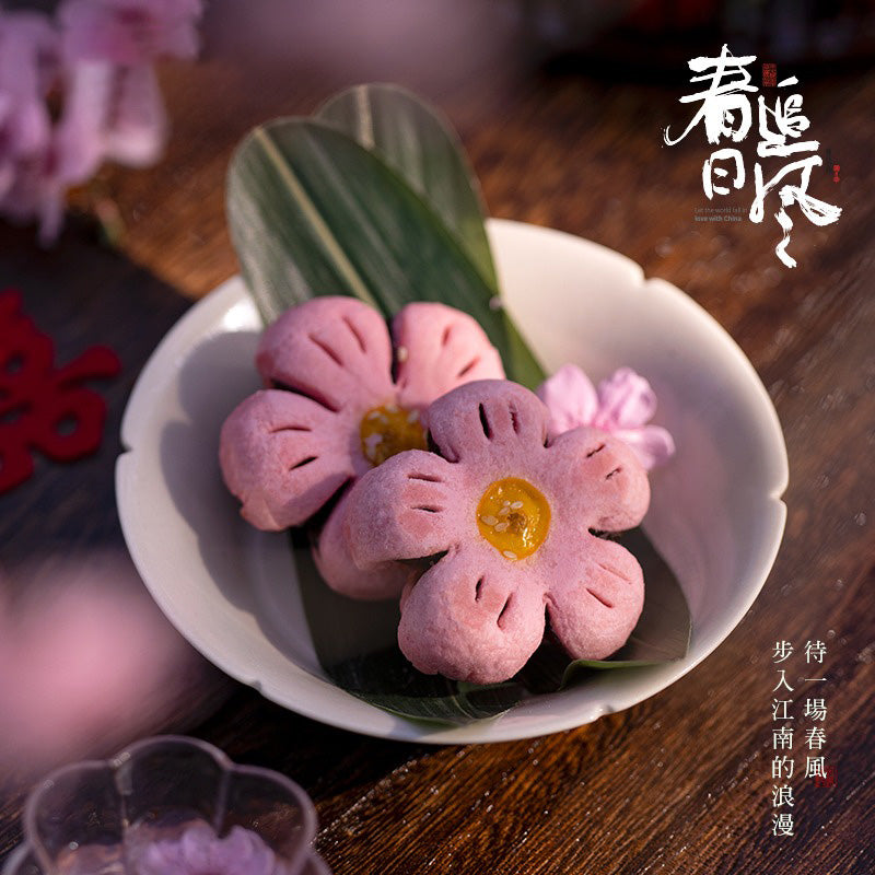 Zhiweiguan Creamy Red Bean Peach Blossom Cake 160g – Yumsbox
