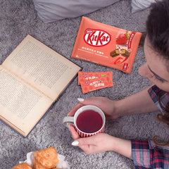 Nestlé KitKat Dark Chocolate Wafer Strawberry Flavor Wafer 96g